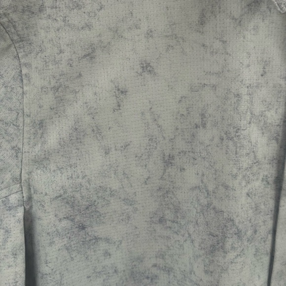 Lululemon “Airing Easy” Short Sleeve Shirt Ventlight Mesh Gray Marble Like New! - Picture 5 of 10